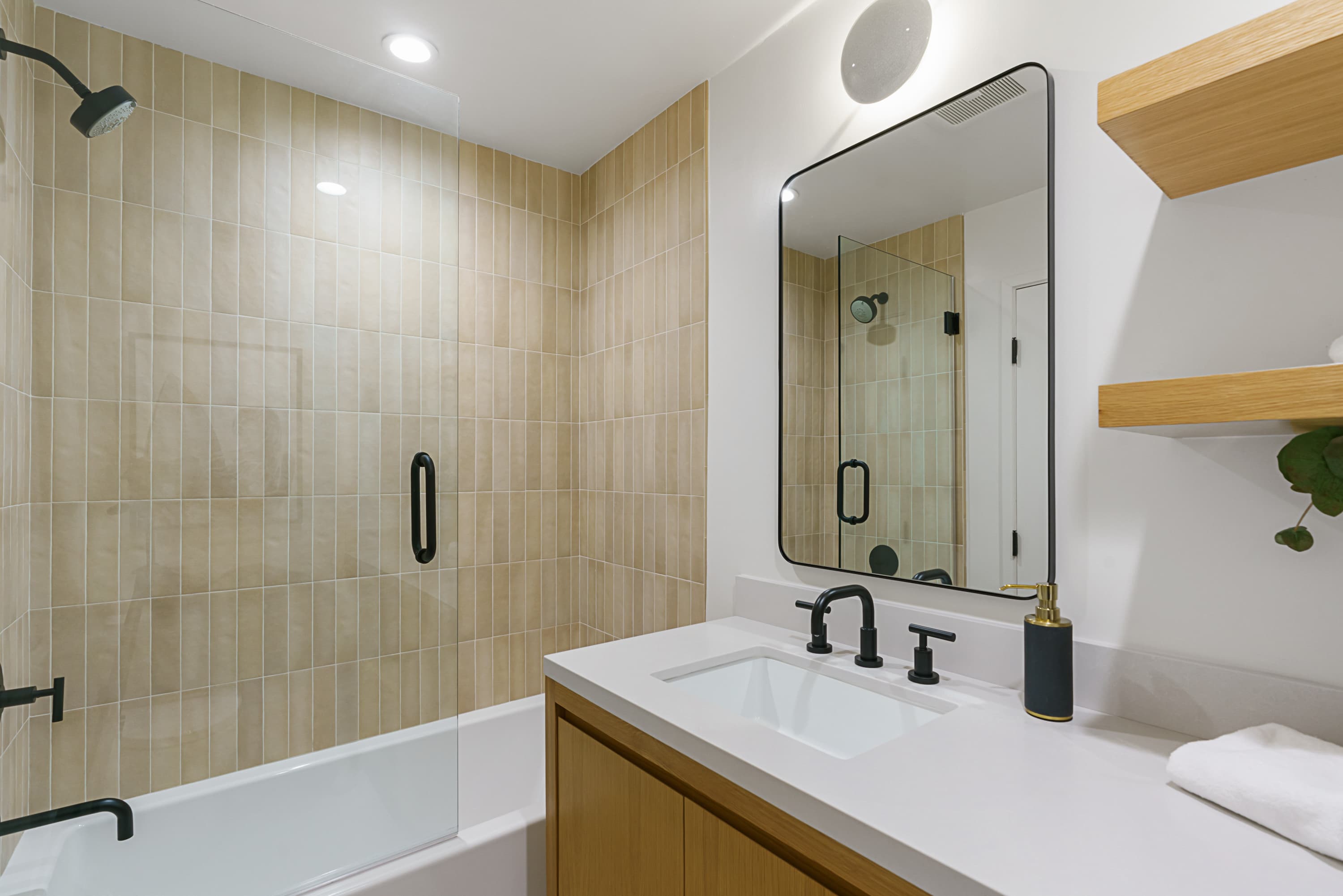 Photo / Video — Modern Marina Del Rey Condo in Marina del Rey, CA, photo 15