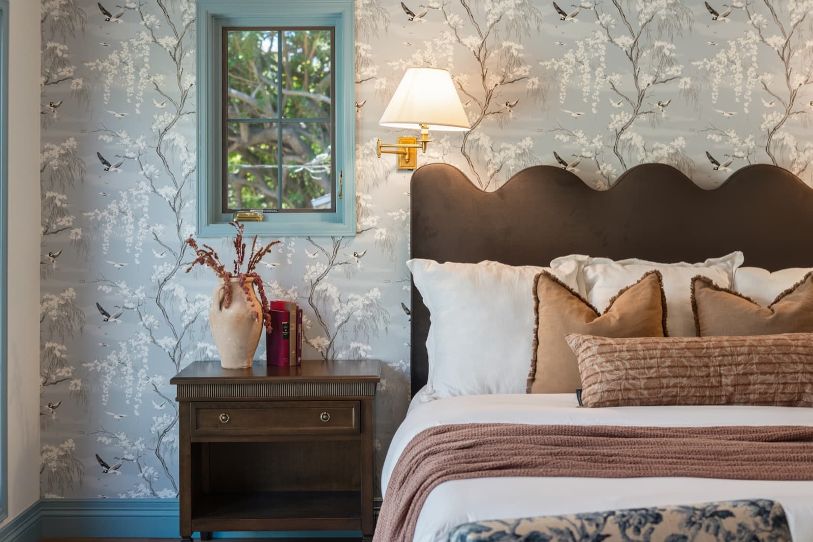 Our Favorite Shoot of August: 224 N Bowling Green Way, Brentwood — Joshua Spooner Photography